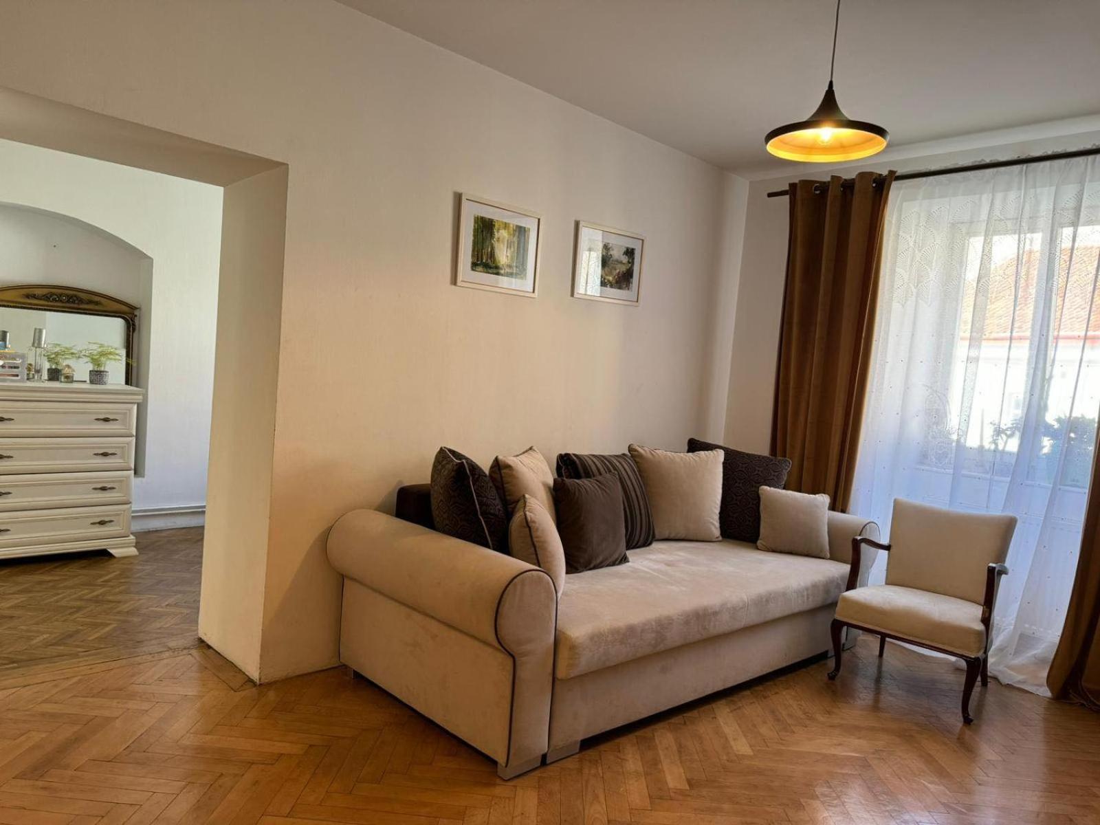 Valentina'S Apartment In City Center Braşov Extérieur photo